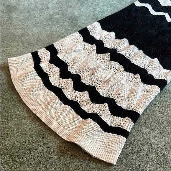 GAP Black and Cream Midi Crochet Dress - Picture 4 of 7